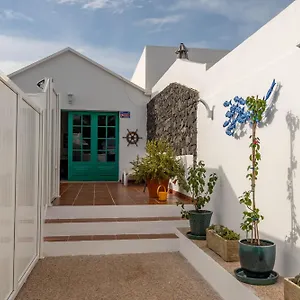https://villa-little-milli-68.in-canary-islands.com